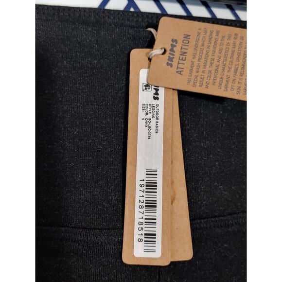 NWT SKIMS Outdoor Leggings Bo-Leg-3729 Size Small Athleisure - Picture 2 of 4